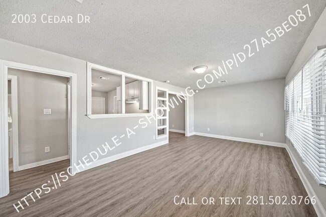 Foto del edificio - 2003 Cedar Dr