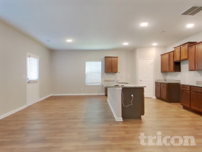 Building Photo - 3530 Ridge Hill Pkwy