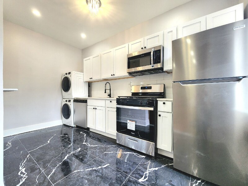 Foto principal - 3 Dewitt Rd