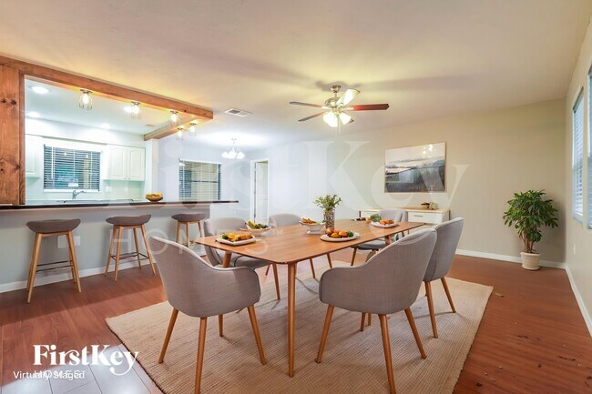 Foto del edificio - 8340 Brandeis Cir W