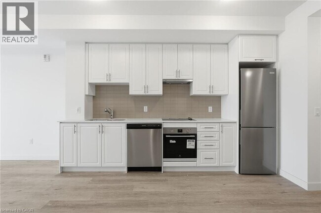 Photo du bâtiment - 461 Green Rd