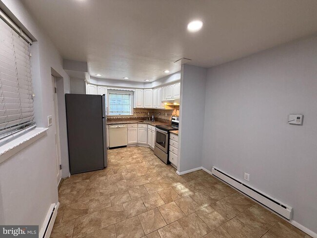 Foto del edificio - 2425 S Warnock St