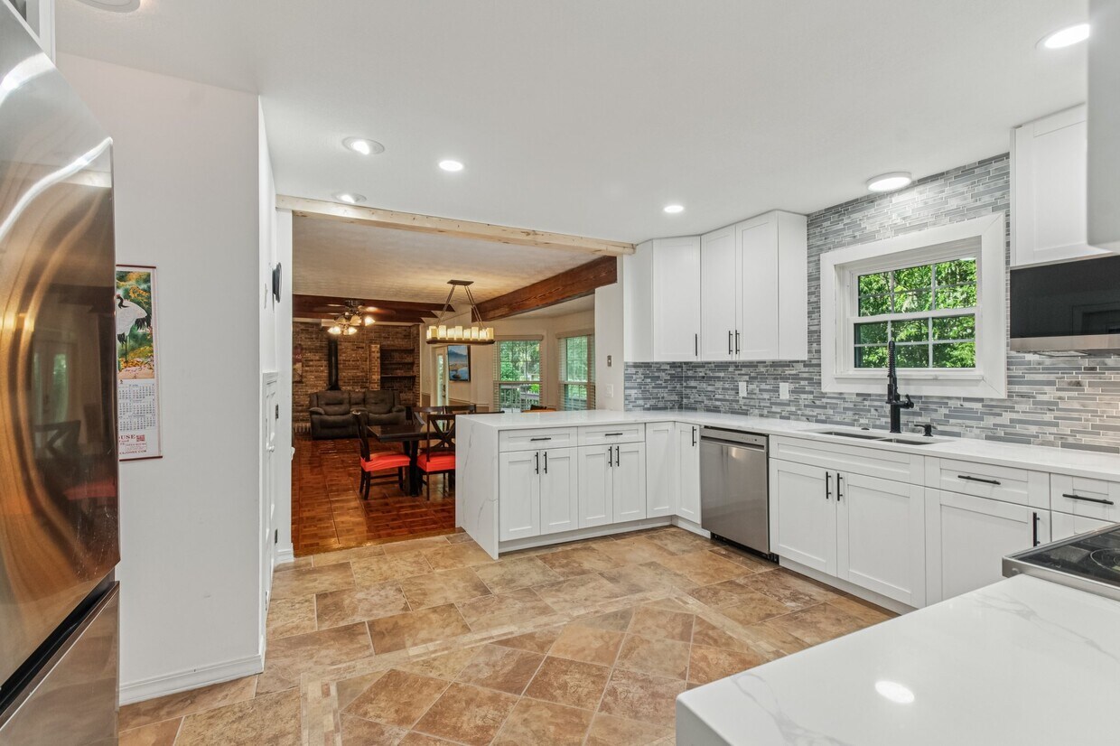 Foto principal - 5210 River Park Villas Dr