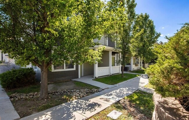 Foto del edificio - 3331 Apple Blossom Ln