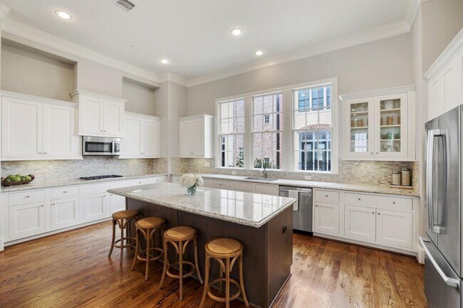 Building Photo - 2749 Cohn St