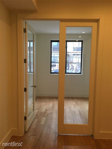 Building Photo - 141 Troutman St