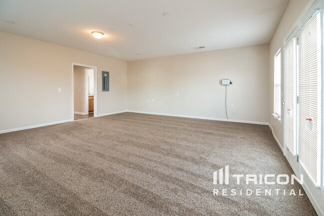 Foto del edificio - 395 Legend Oaks Dr