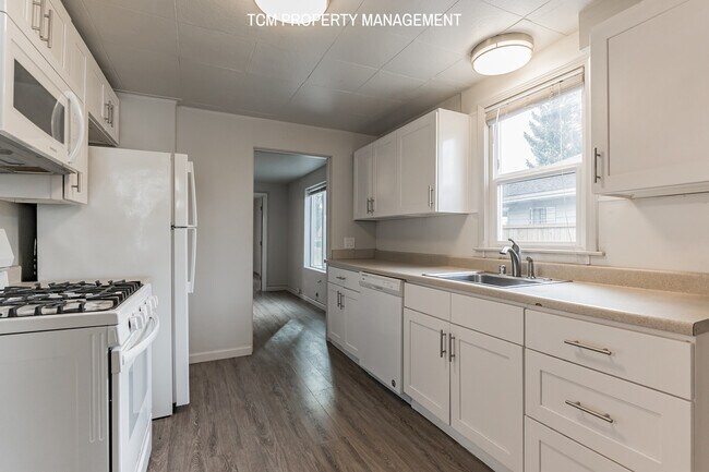 Building Photo - 2524 Chestnut St