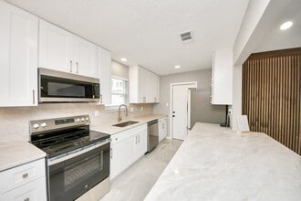 Building Photo - 16222 Forest Bend Ave