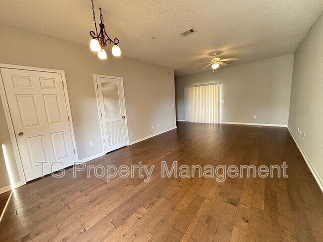 Foto del edificio - 196 Leese Dr