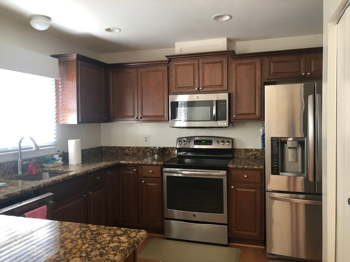 Foto principal - 8116 Sleepy View Ln