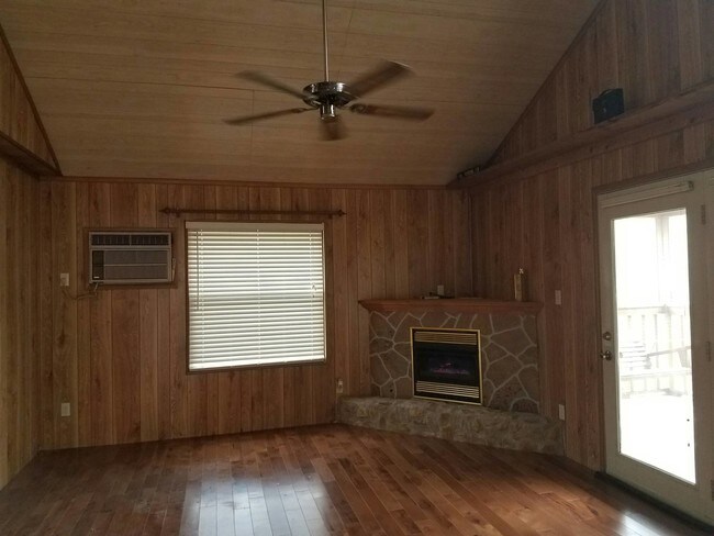 Building Photo - 110 Ribbon Ln