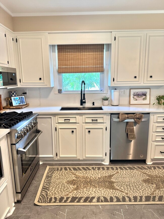 Foto del edificio - 332 Pageland Rd