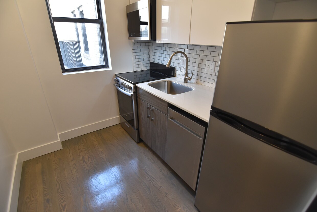 Primary Photo - 41 Peterborough St