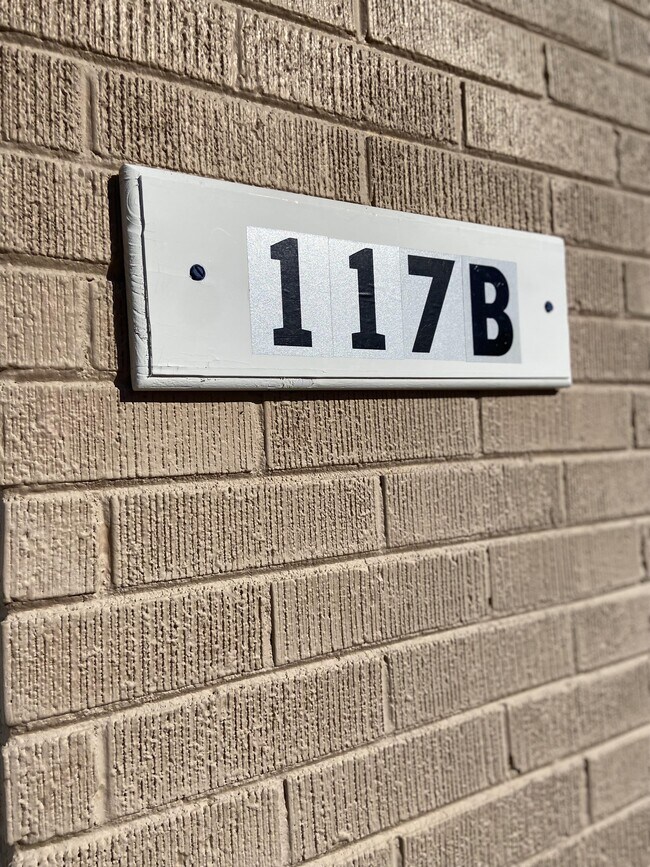 Building Photo - 117 Calvin St