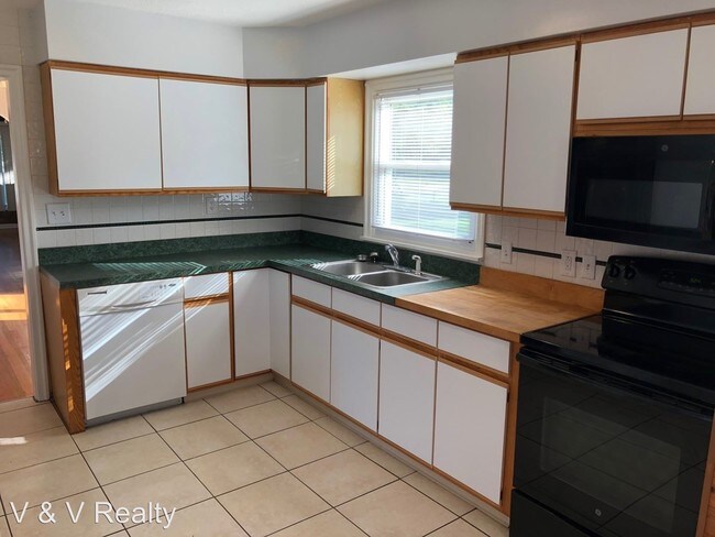 Building Photo - 3 br, 2 bath House - 5014 W Taft Rd