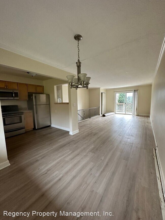 Building Photo - 2 br, 1 bath House - 1045 SW Bertha Blvd, #3