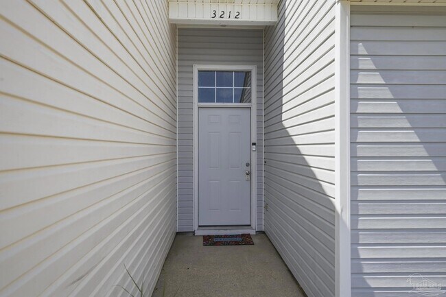 Foto del edificio - 3212 Fernwood Dr