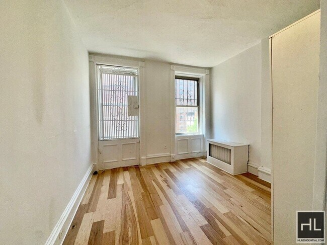 Building Photo - One bedroom plus office East 64th street