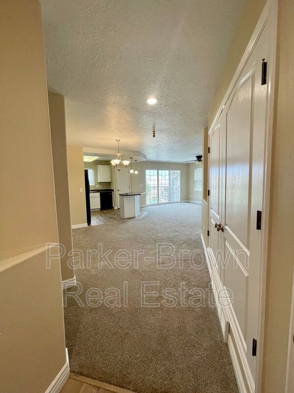 Foto del edificio - 84-1280W N Spencer Rd