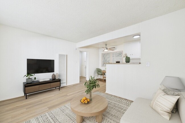 Building Photo - Roscoe Terrace