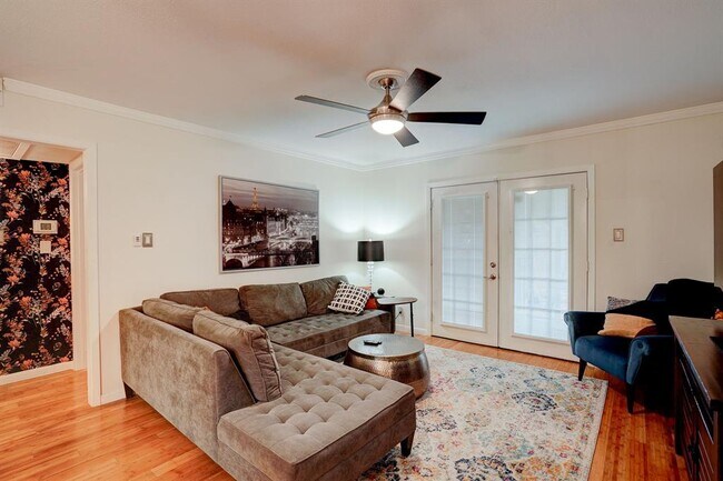 Foto del edificio - 7920 Rockwood Ln