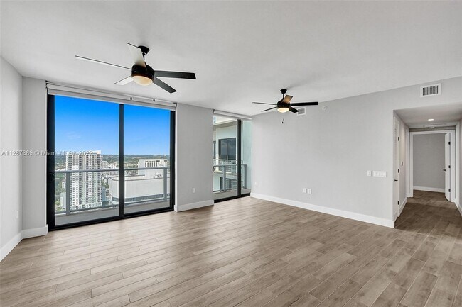 419 SE 2nd St Unit PH3 - 4