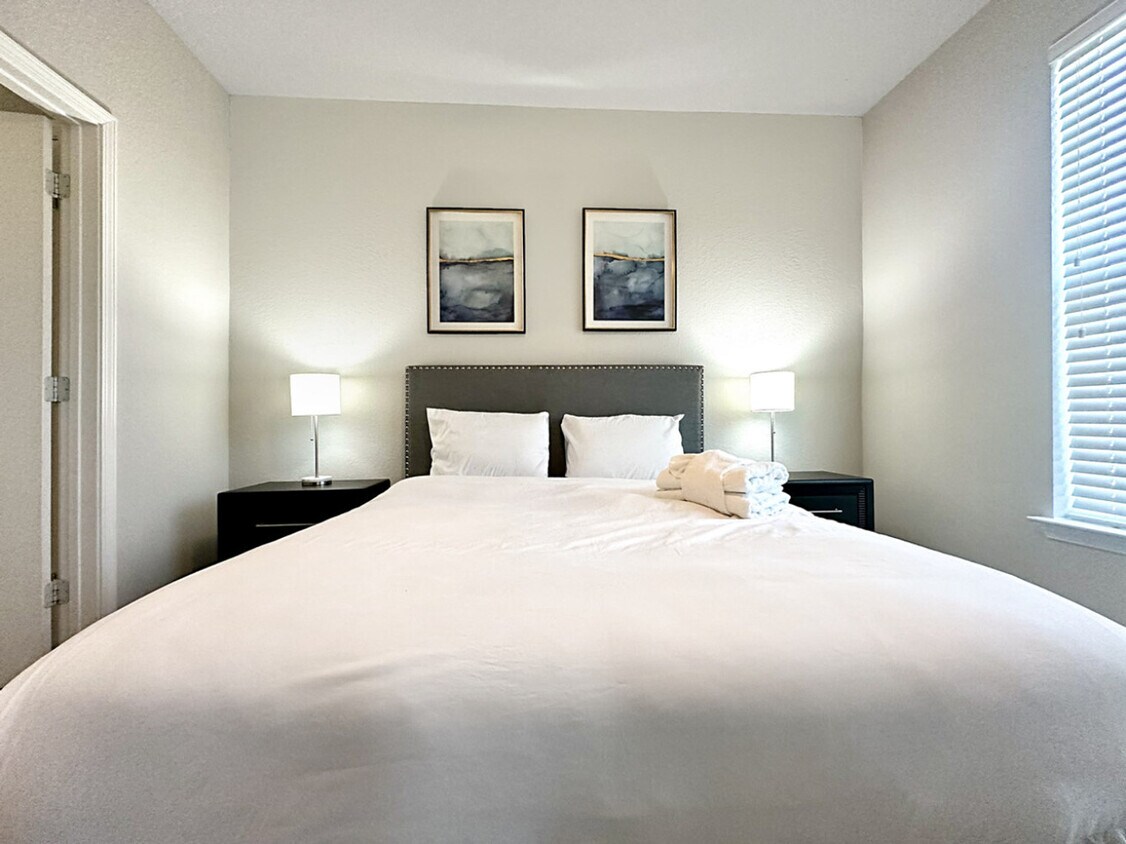 Foto principal - 1323 Sands Ter E