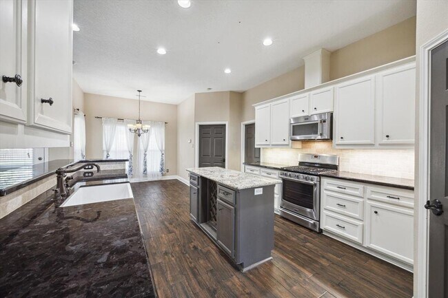 Building Photo - 1727 Les Talley Dr