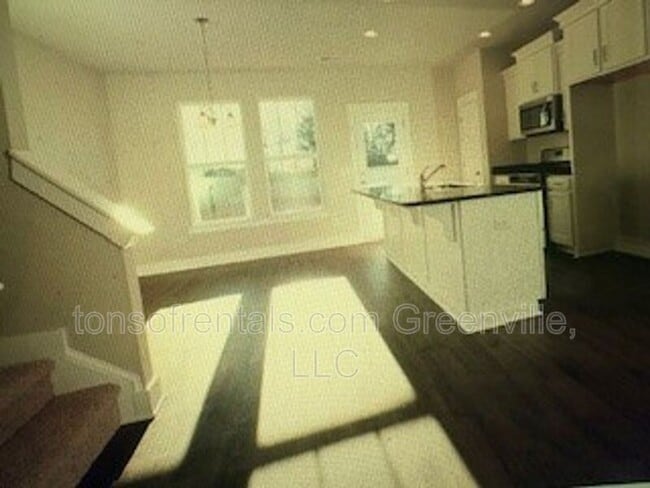 Building Photo - 437 Pangel Ln