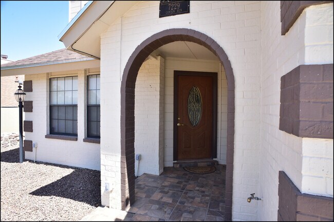 Building Photo - 7229 Canyon Run Dr