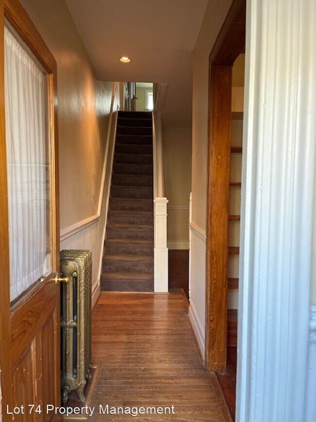 Building Photo - 4 br, 2.5 bath House - 224 N 11th Street