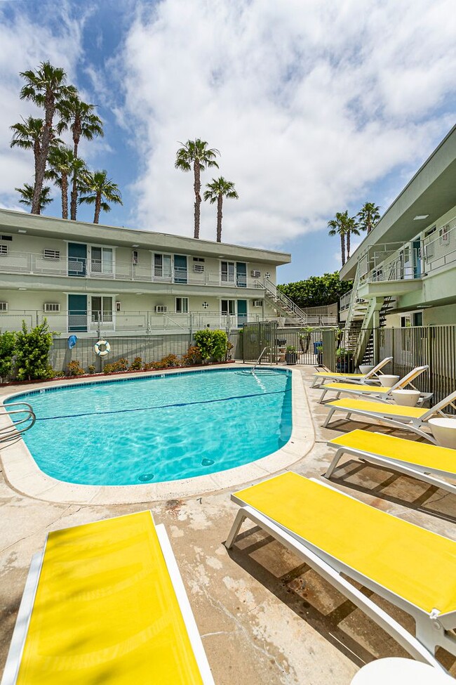 Interior Photo - Aztec Pacific Apartments
