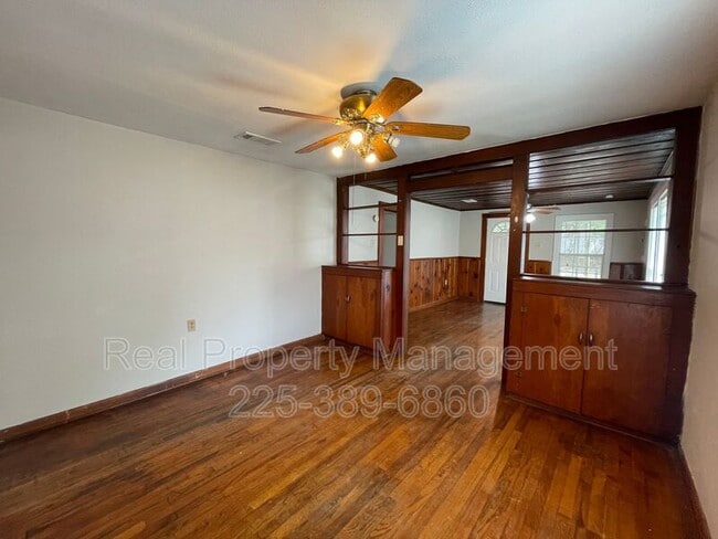 Foto del edificio - 3026 Balis Dr