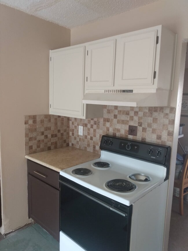 Building Photo - 6930 Ashbrook