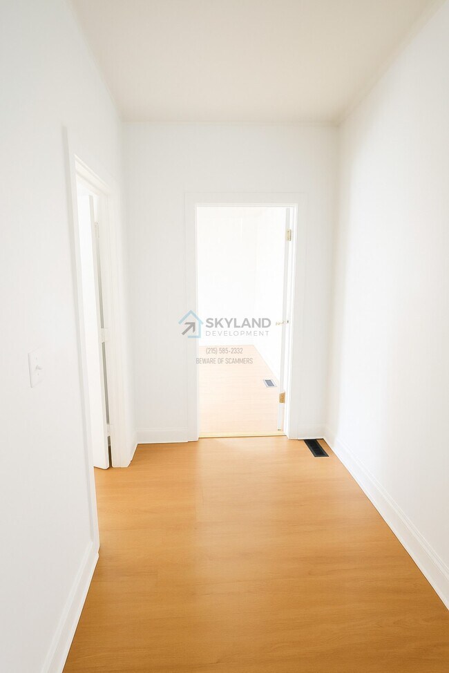 Foto del edificio - 6020 Upland St