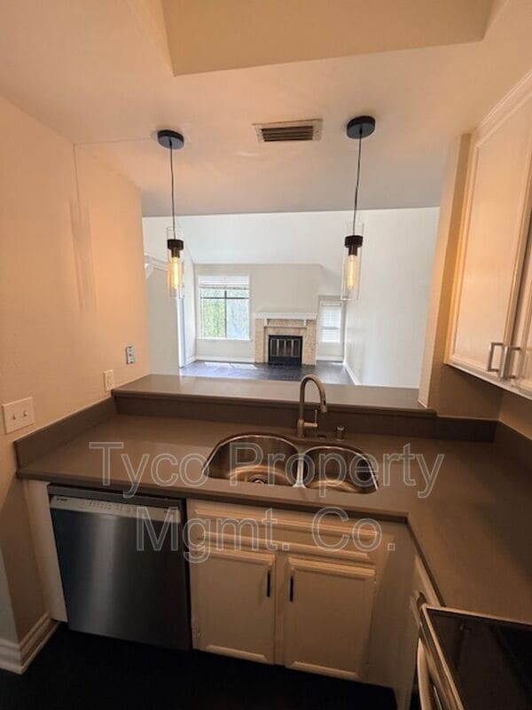 Foto del edificio - 2202 River Run Dr