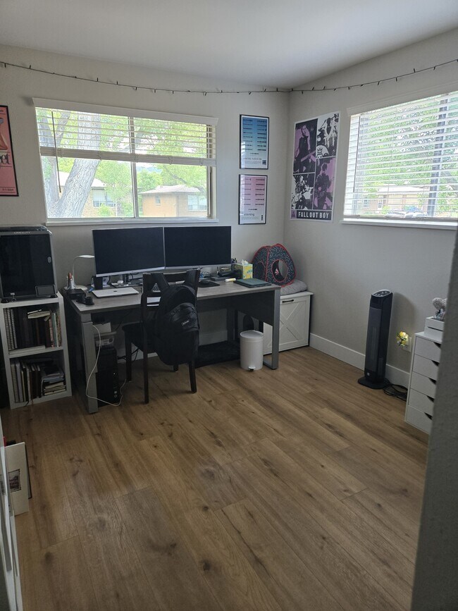 Foto del edificio - 1706 Larch St