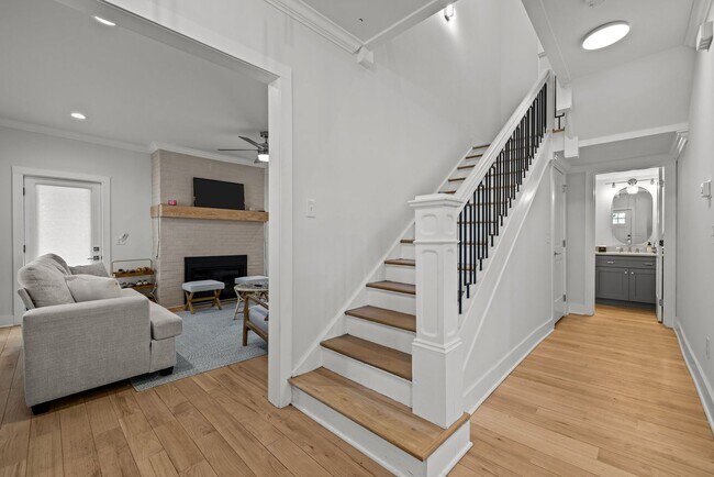 Building Photo - Stunning Fully Renovated 5-Bedroom Home in Desirable Trinity Park, Durham