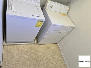 Building Photo - 8560 N 63rd Ln