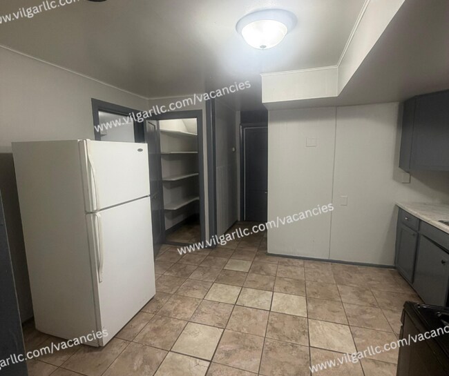 Foto del edificio - 4215 Adams St