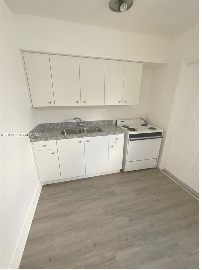 Foto del edificio - 2410 NW 11th St