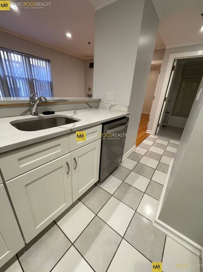 Foto del edificio - 534 Commonwealth Ave