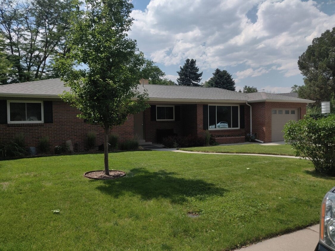 Primary Photo - Four Bedroom Ranch in Hilltop/Lowry. Pets ...