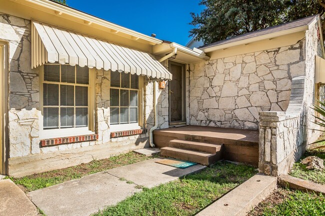 Foto del edificio - Austin Stone Cottage in Stonewall Park