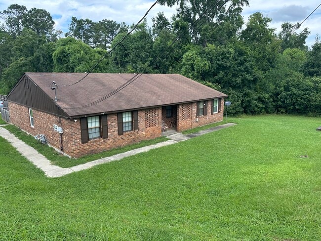 Building Photo - 104 Samarya Ln