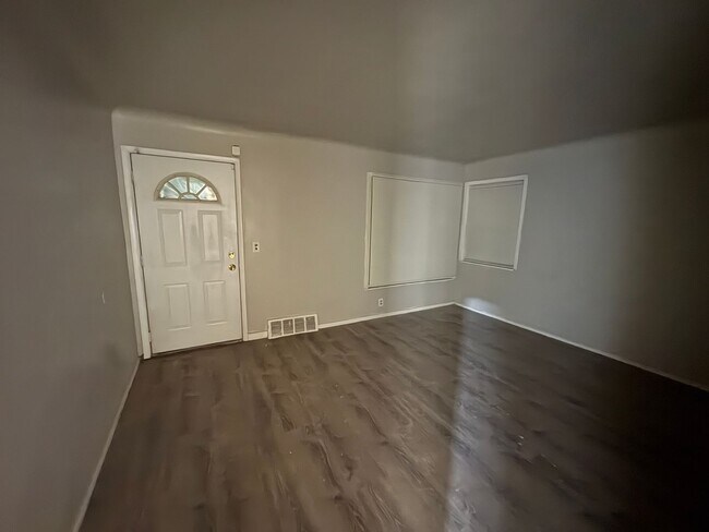 Foto del edificio - 27813 Avondale St