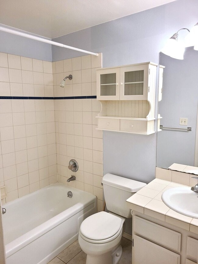 Building Photo - 1Bd/1Ba North Juanita Condo
