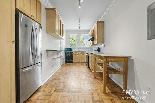 Foto del edificio - 878 Briarcliff Rd NE
