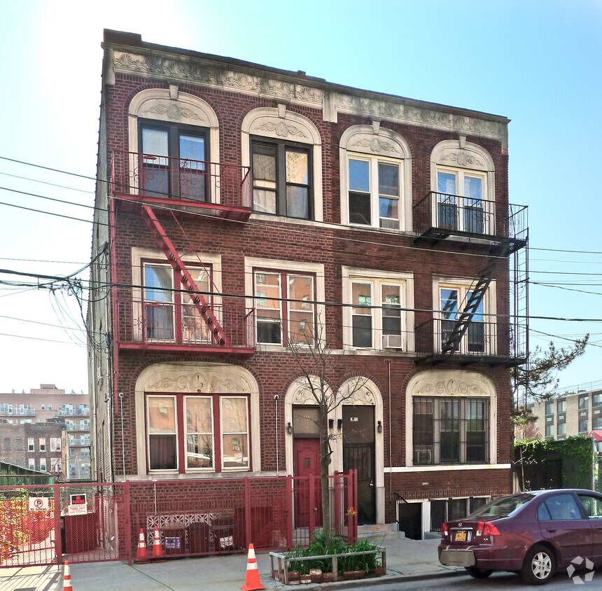 Foto del edificio - 3029 W 24th St